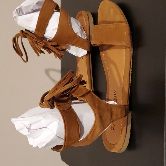 Brown sandals - Picture 2 of 13